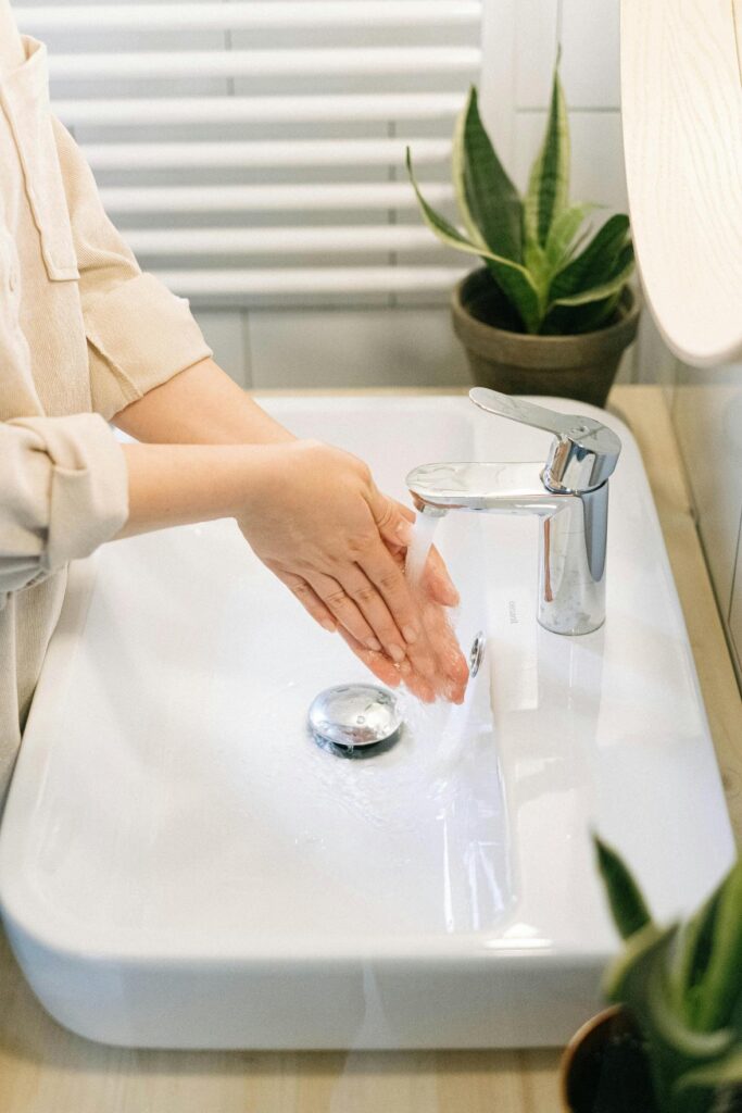 Como Prevenir Vazamentos de Água e Garantir um Ambiente Saudável em Casa
